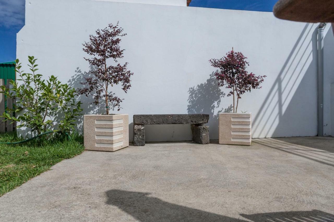 Surf Beach_Santa Barbara Secret Gardens Ribeira Grande Exterior photo